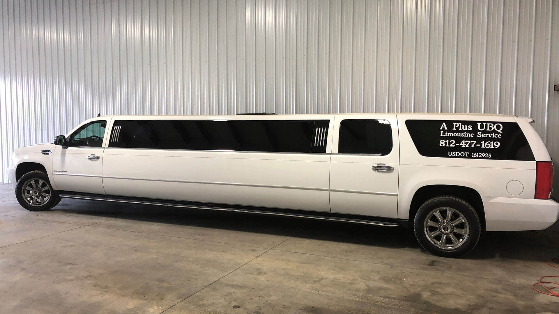 Airport Pick-up Limousine Service (white limo)